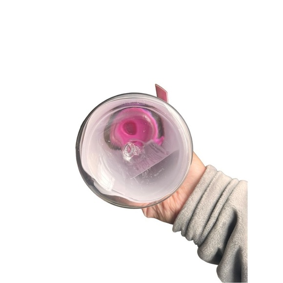 Hello Kitty Plastic Water Bottle Twist Spout, 32 oz. - Picture 5 of 9